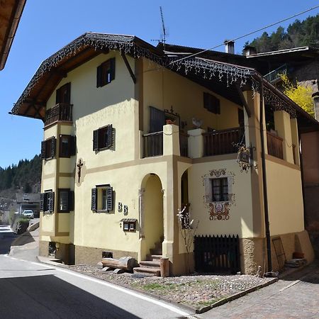 B&B La Tana Dell'Orso - Die Baerenhoehle カステッロ・ディ・フィエンメ エクステリア 写真