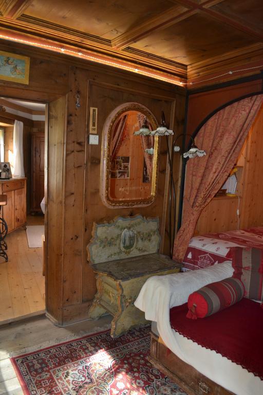 B&B La Tana Dell'Orso - Die Baerenhoehle カステッロ・ディ・フィエンメ 部屋 写真
