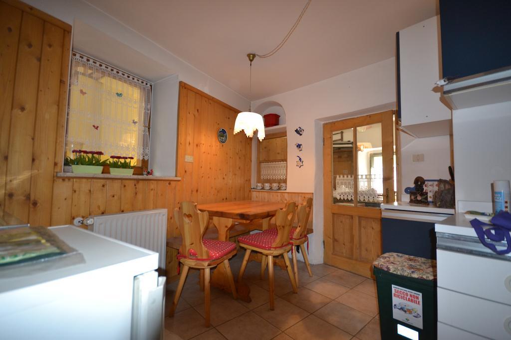 B&B La Tana Dell'Orso - Die Baerenhoehle カステッロ・ディ・フィエンメ 部屋 写真